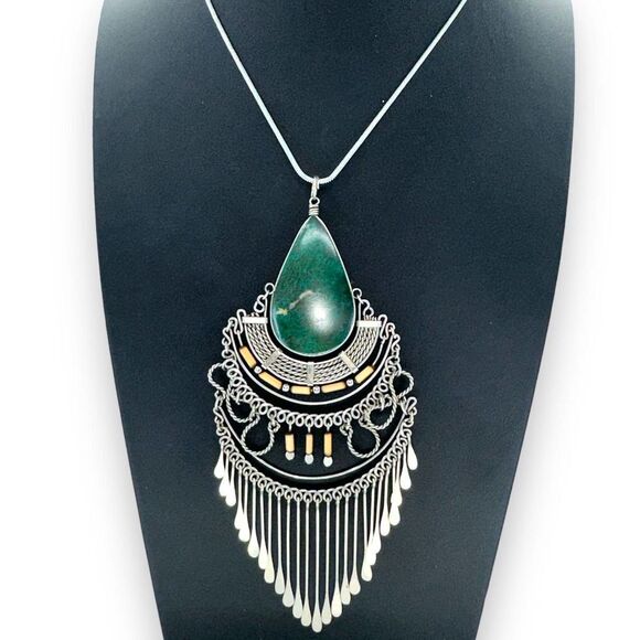 Native Style Dangle Pendant Green Faux Stone Bamboo Stick Silver Fringe - Picture 2 of 9